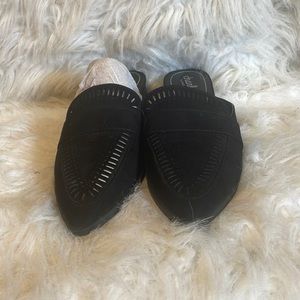 Charle Davis slides shoes